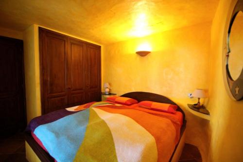 En eller flere senge i et værelse på ROCO 3 - Großer Pool, Sauna, Meerblick, Entspannung für 2 Personen