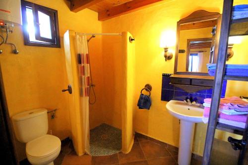 Et badeværelse på ROCO 3 - Großer Pool, Sauna, Meerblick, Entspannung für 2 Personen