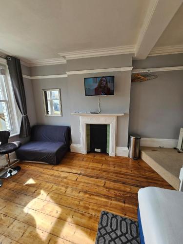 City Centre Location on Corn Street studio photo 6