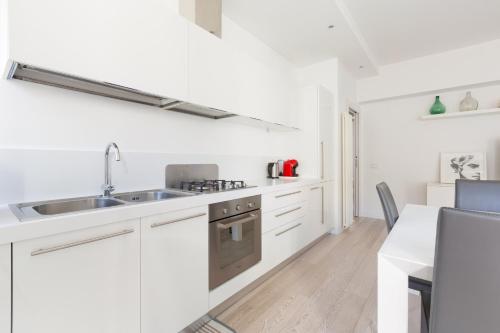 GuestHost - Navigli Modern Apartment with Balcony