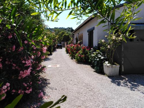 Gîte Bastide la Palmeraie - au calme, dans propriété, parking assuré