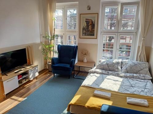 Old Town Crane Apartment