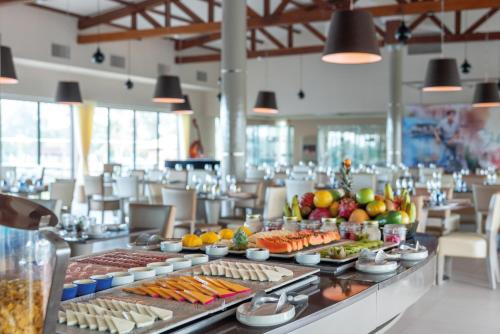 Jídlo v hotelu nebo okolí