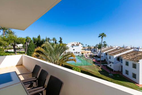 MARBELLA HOME RENTALS - Puerto Banus, Spacious 3BR apartment