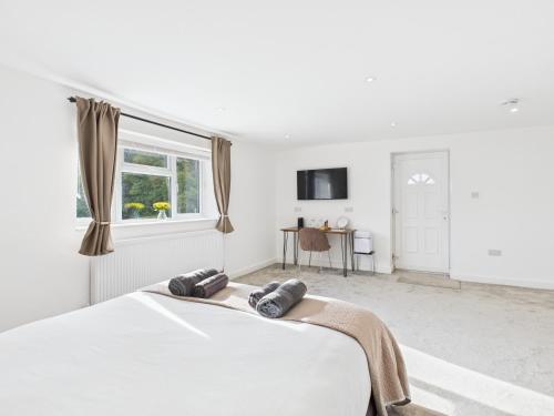 Jays modern guest house photo 16