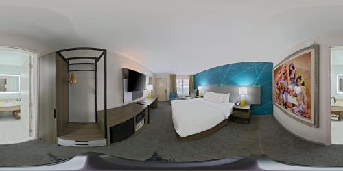 Televisyen dan/atau pusat hiburan di Comfort Inn Downtown Nashville - Music City Center