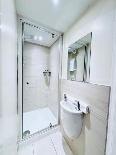 Elegant City Centre Apartment photo 4