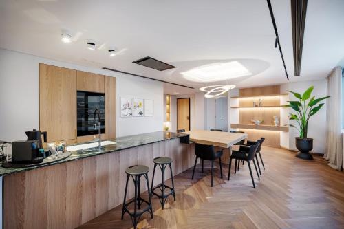 SkySuite42