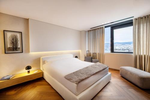 SkySuite42