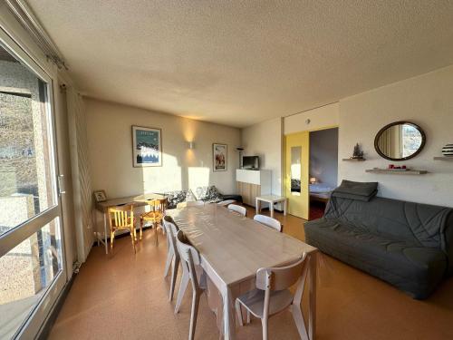 Appartement au pied des pistes avec balcon - FR-1-515-3