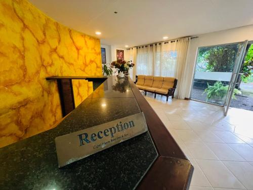 El vestíbulo o zona de recepción de Sky Bello Hotel