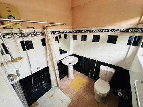 Un baño de Sky Bello Hotel