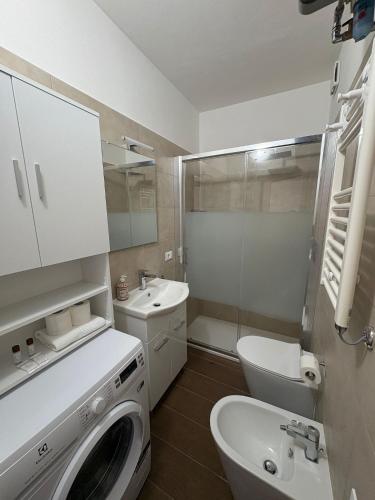 Phòng tắm tại Porta Romana Chic Nest - Monolocale Moderno nel cuore di Milano