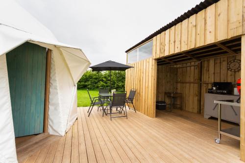 Φωτογραφία από το άλμπουμ του Deere Dome σε Othery