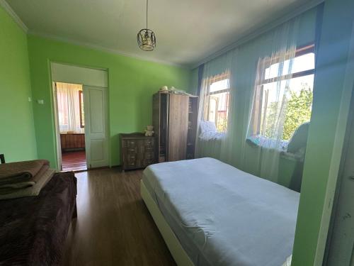Katil atau katil-katil dalam bilik di sweet home