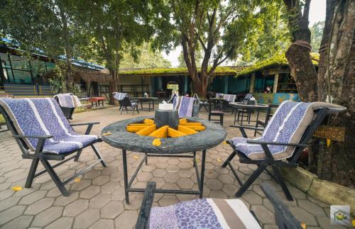 ソーラハにあるChitwan Gaida Lodge - Animal Lovers & Birdwatchers Paradiseのギャラリーの写真