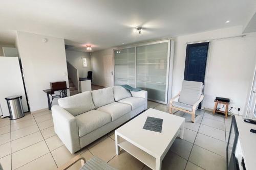 Photo de la galerie de l'établissement Spacious house with large garden and swimmingpool, à Toulouse