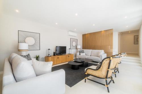 Villa Veiga - Luxury modern design with large beautiful garden