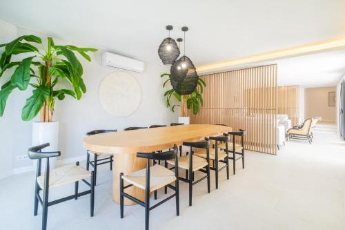 Villa Veiga - Luxury modern design with large beautiful garden