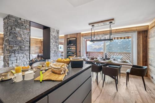Exquisite Duplex with Views by Mrs Miggins photo 2