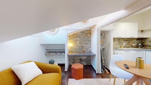 Photo de la galerie de l'établissement Le Cosy Nice - Cocon sous les toits - Clim & Wi-Fi, à Nice