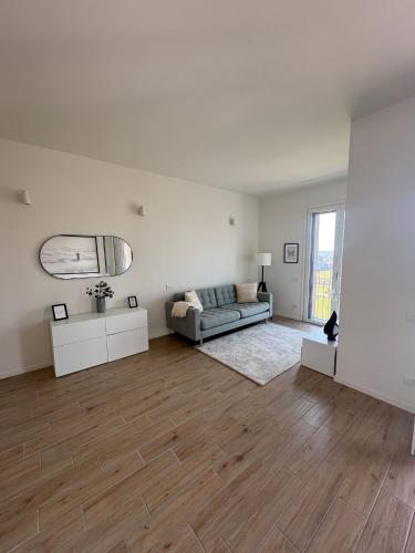 Milano Panorama Home - Luminous with private Garage