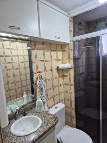Bilik mandi di Apartamento Jardim das flores