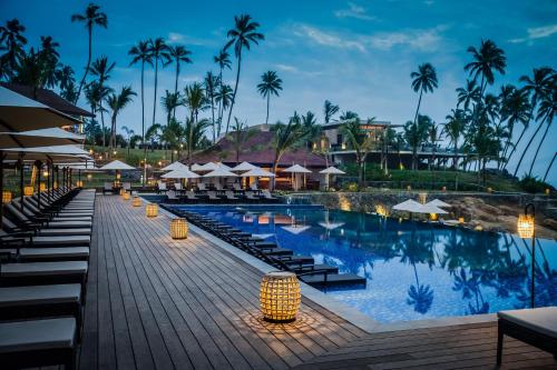 Anantara Peace Haven Tangalle Resort — Pool view