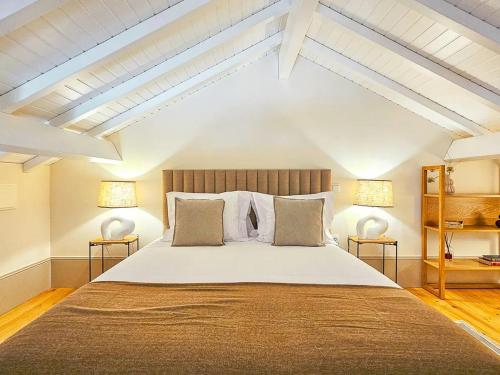 Wood Haven Luxury Duplex Downtown Porto with AC