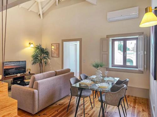 Wood Haven Luxury Duplex Downtown Porto with AC