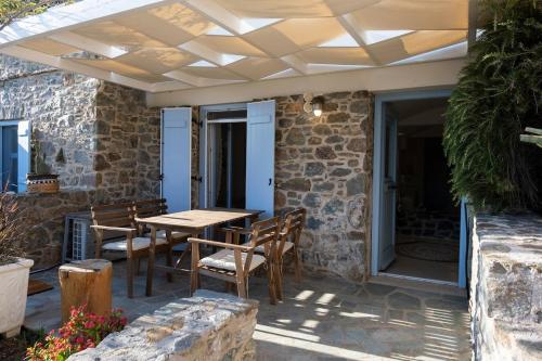 Kawasan patio atau luaran di AquaBluSyros 2