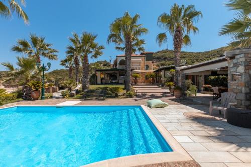 The swimming pool at or close to Talizeti Home - Adults Only