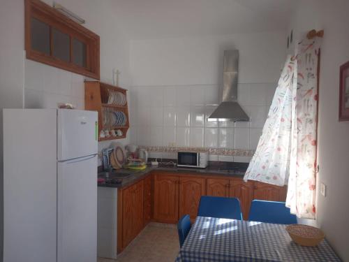Kuchyň nebo kuchyňský kout v ubytování Casa playa Abades