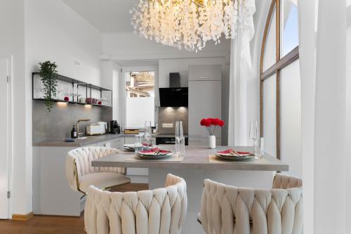 Kuchyň nebo kuchyňský kout v ubytování Boutique-Apartment Liebelei Miesbach, zentral, Terrasse, Parkplatz