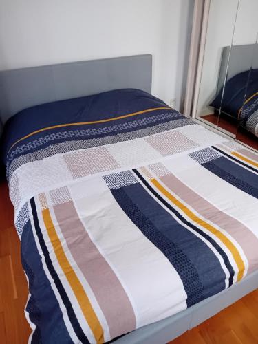 Ένα ή περισσότερα κρεβάτια σε δωμάτιο στο FORUM 134, 36 m2 en plein centre ville