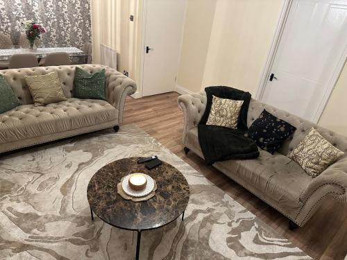 Gallery image of Charming 2 Bedroom Apartment FREE Parking! in Farnham