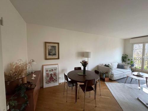 Spacious and bright apartment - Canal St-Martin
