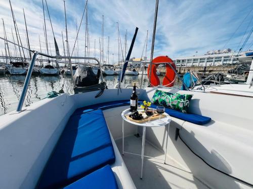 Bacus - Your Floating Hideaway in Lisbon