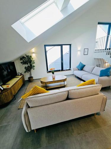Posezení v ubytování Spacious 3 bedroom with large terrace and parking-SHUT1