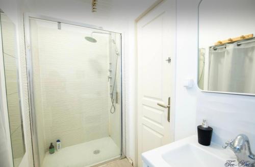Le Farges-St Roch-2 chambres-LaConciergerieByNina