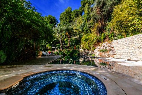 Villa located in a luxurious area