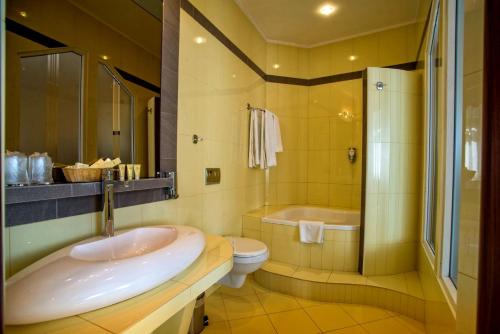 Koupelna v ubytování Pietrak Hotel