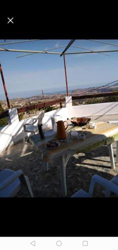 Balkón nebo terasa v ubytování Villa de campagne en hauteur avec vue panoramique sur mer
