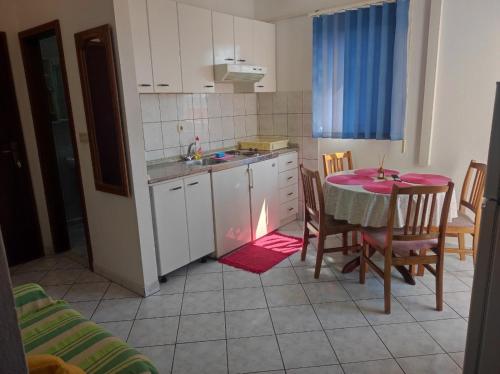Apartments with parking space Baska Voda, Makarska - 6612