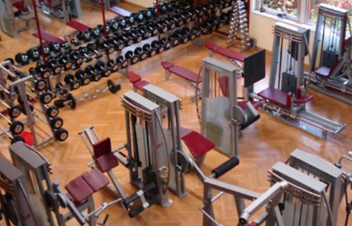 an overhead view of a gym with chairs and machines at Thermenhof PuchasPLUS Loipersdorf in Jennersdorf