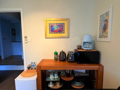 Gallery image of Spacious & Secluded Bush-View Suite in Kohimarama in Auckland