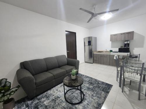 Kuchyň nebo kuchyňský kout v ubytování Hotel Suites La Maya