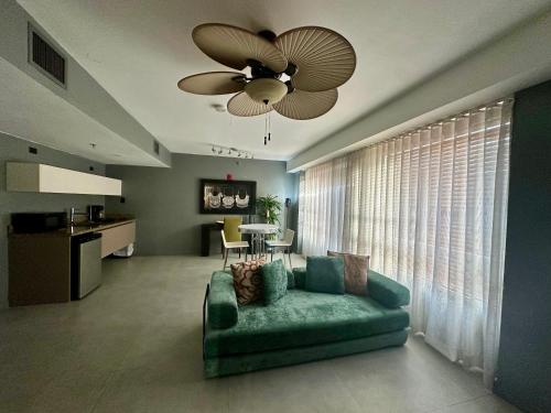 Fotografie z fotogalerie ubytování Beachfront Collins Rentals v Miami Beach