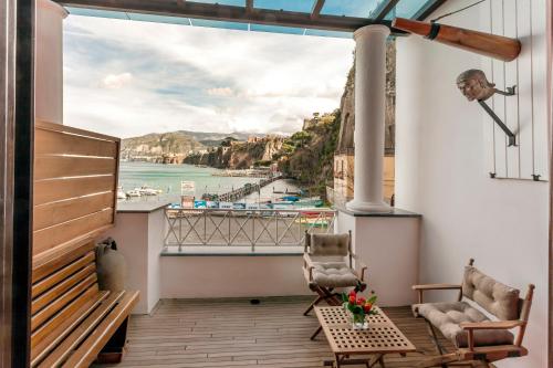 Gallery image of Yacht Club Capo Cervo Suites B&B in Sorrento
