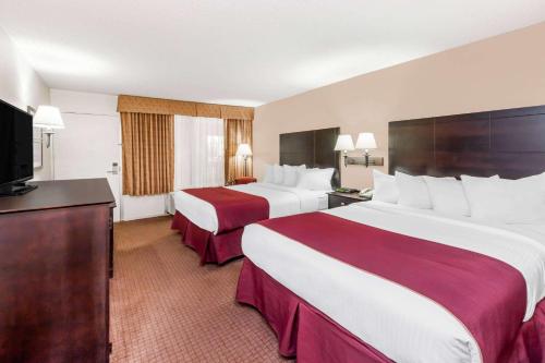 Gallery image of Ramada by Wyndham Grayling Hotel & Conference Center in Grayling